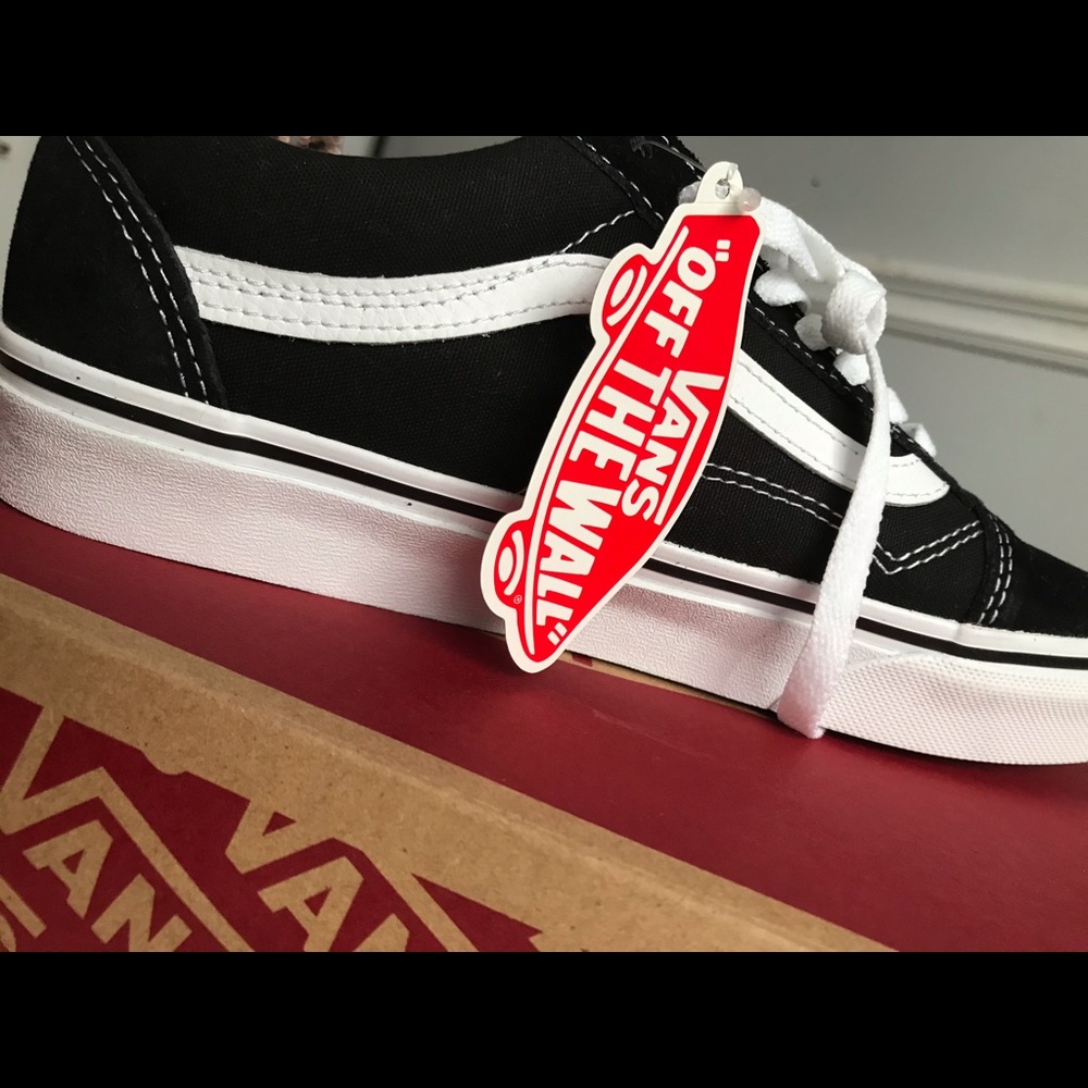 BRAND NEW BLACK OG VANS OLD SKOOL with tags